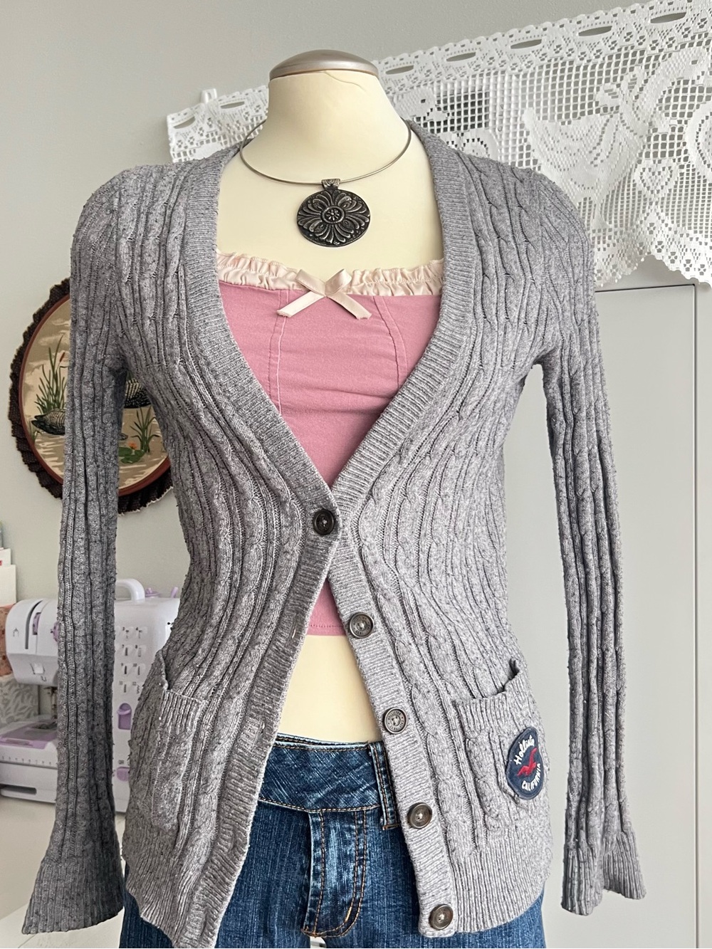 Y2K Hollister Co. gray cable knit cardigan with pockets and button up front